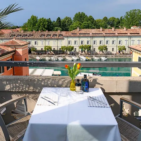 All'orologio 4* Peschiera del Garda