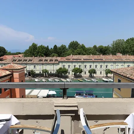 All'orologio Peschiera del Garda