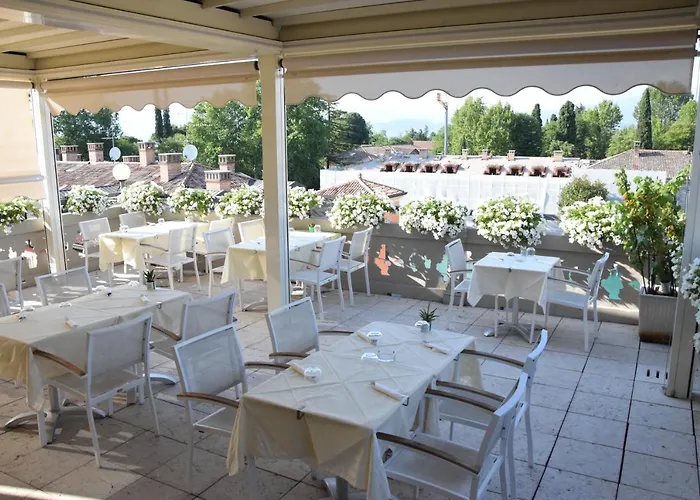 All'orologio פסקיארה דל גארדה