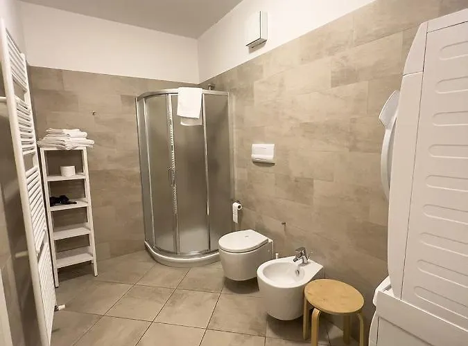 All'orologio דירה