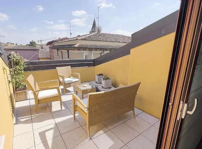 All'orologio דירה